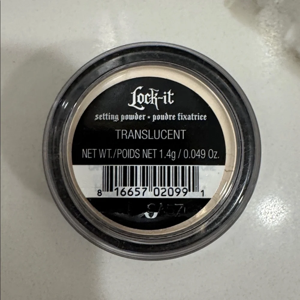 🌸5/$25🌸 Kat Von D lock it setting powder in translucent